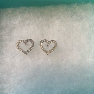 🌻Beautiful Heart Shape Sparkling Earrings